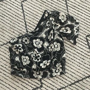 Small one shoulder black/creme polyester top by Express.puffy sleeve  elastic bk